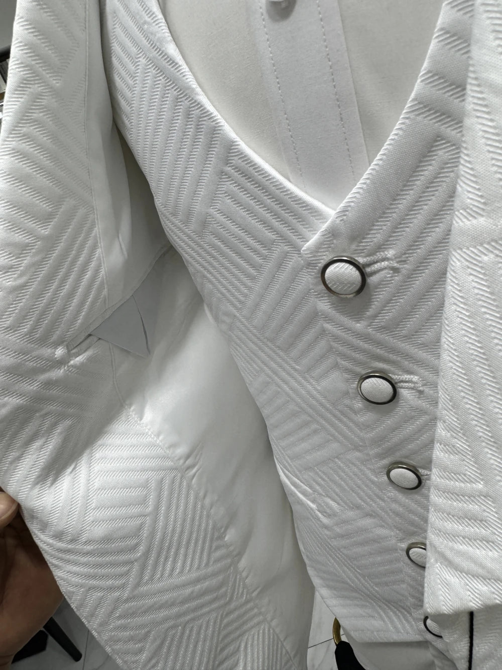 Patterned Elegant White Man Suit Jacket Vest Pants Fashionable 3-pieces Shawl Lapel Groom Wear Modern Customized Chic Set